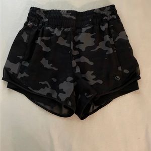 NWT MPG Mondetta Performance Gear Camo Shorts
Black size Large